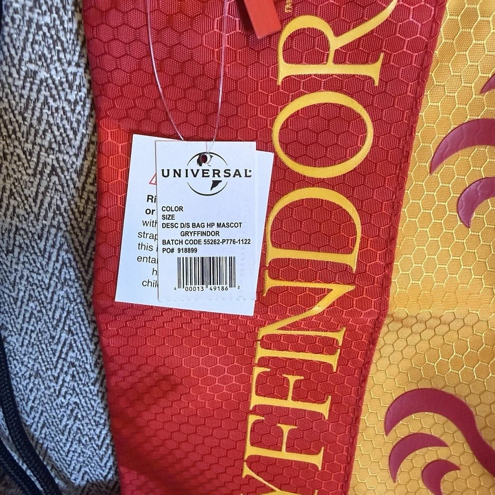 Universal Studios Harry Potter Mascot Gryfindor Drawstring Backpack Bag NWT‎